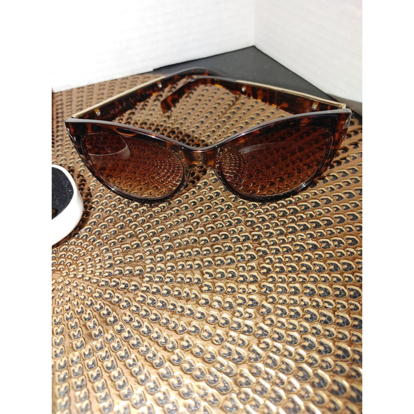 Marc Jacobs Sunnies & Fashion Glasses with Hardshell Leather Case - Picture 3 of 4